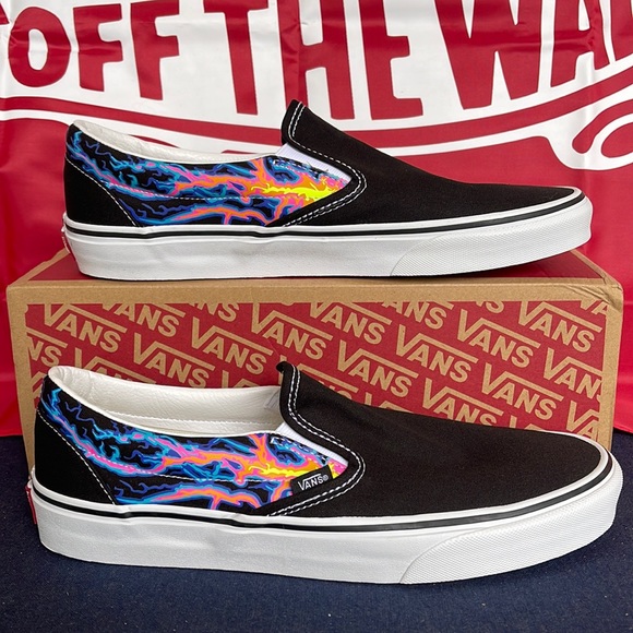 Vans Men’s Classic Slip On Electric Flame Black/True White sneakers - Picture 2 of 16